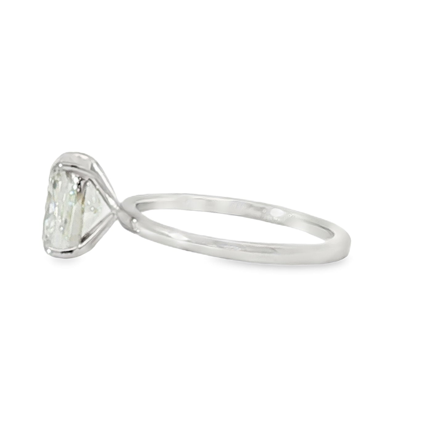 18KW 2.52ct Cushion Ontaango Solitaire