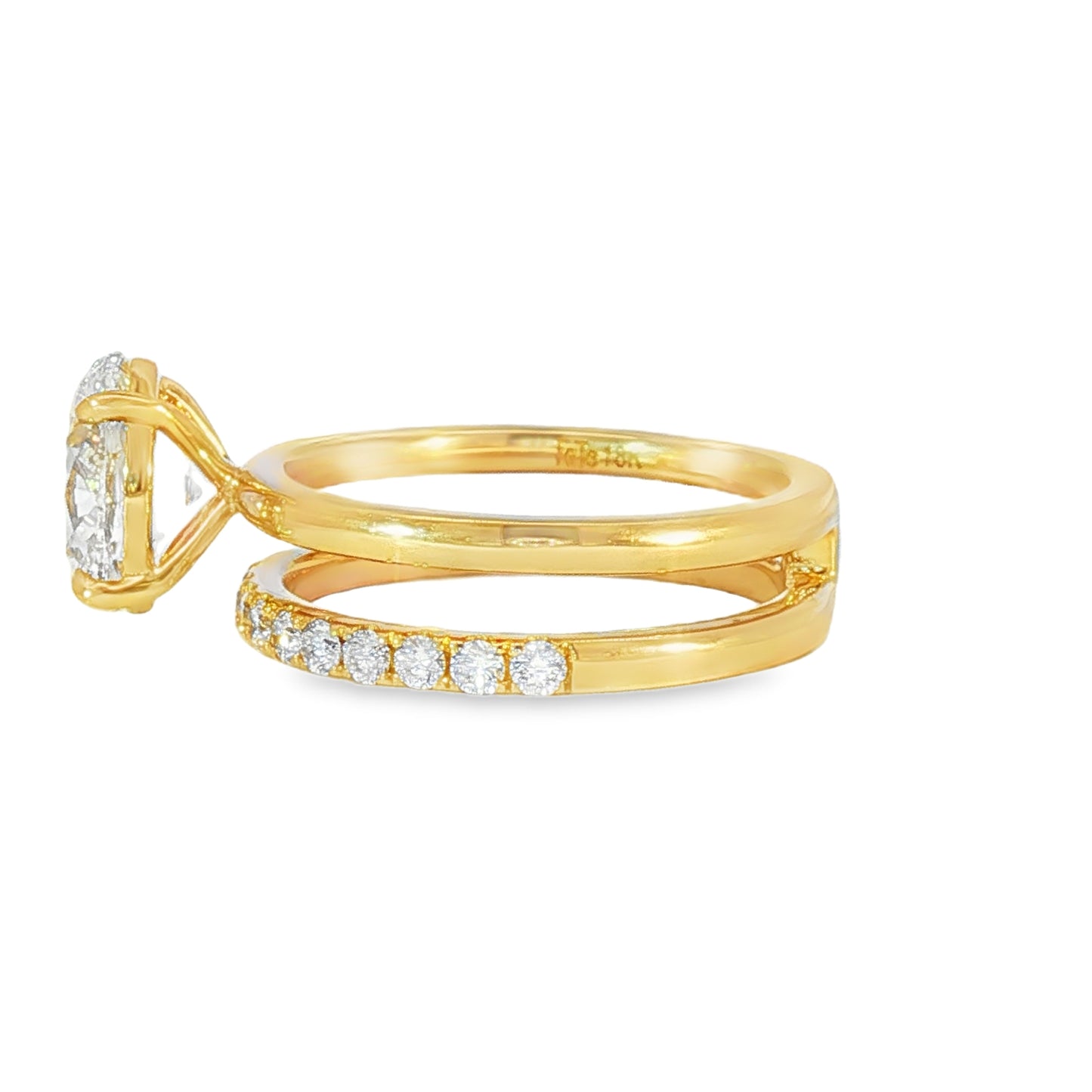 18KY 2.13ct Oval Ontaango Set