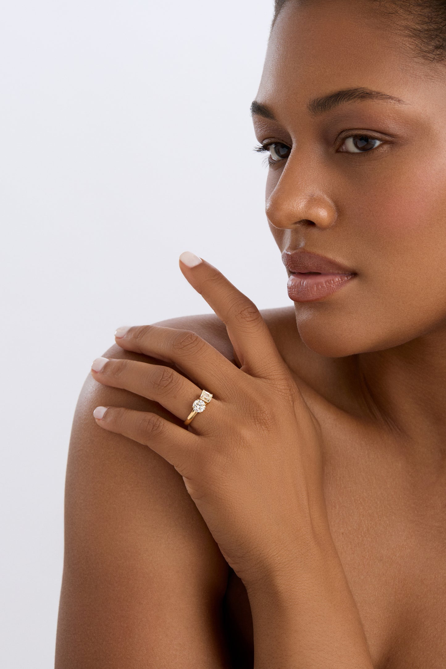 18K Yellow Gold 2.17 ct Asscher & Round Toi et Moi Ring (L/VVS2 & L/VS2)