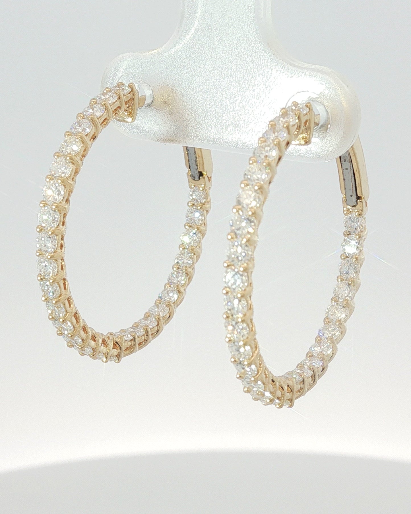 18K Gold 1.62 ct Round Diamond Hoop Earrings