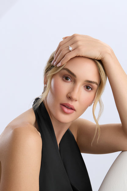 18K White Gold 2.25 ct G/VS2 Round Tapered Pave Solitaire Ring