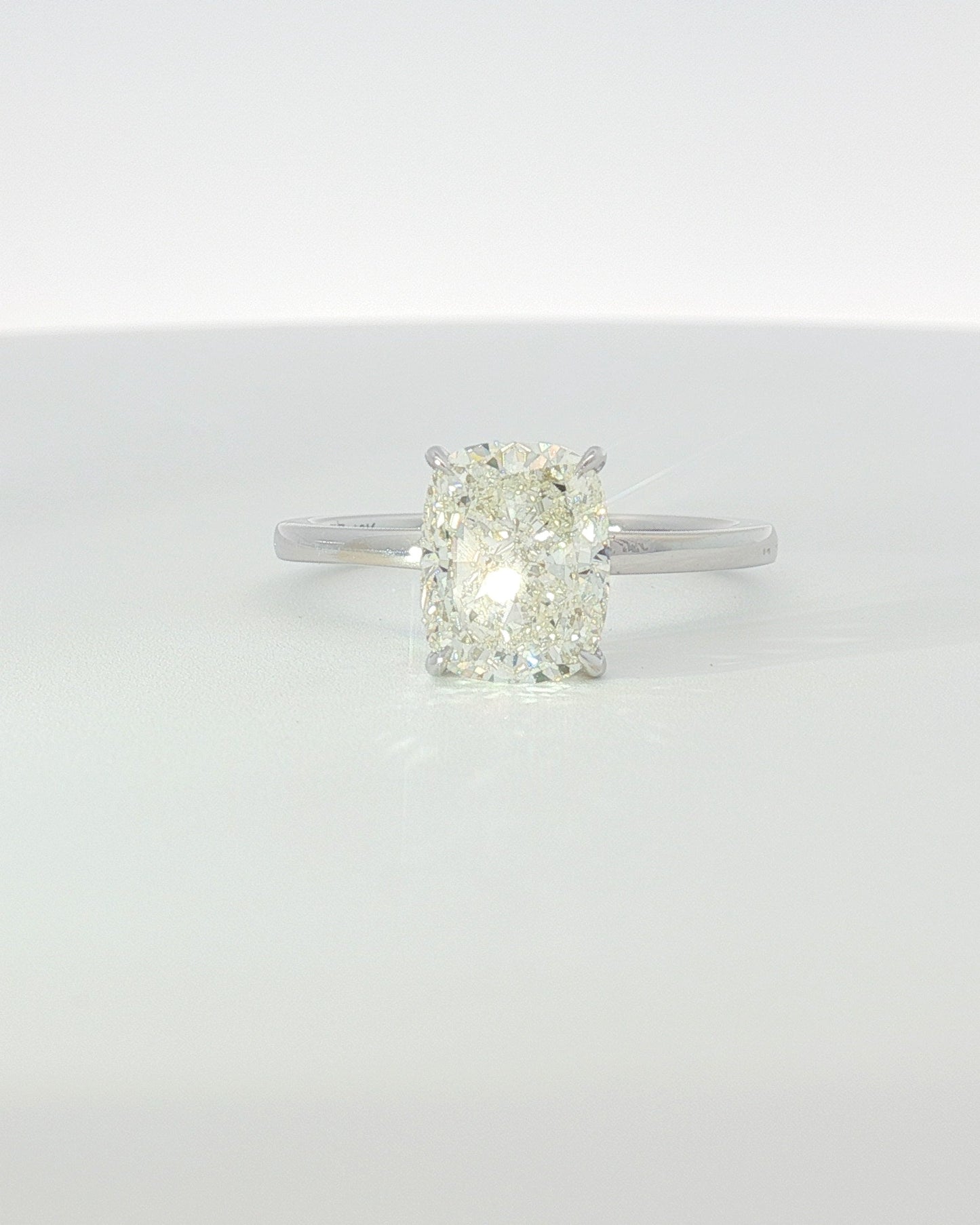 18K White Gold 2.95 ctw L/VS2 Cushion Ontaango Solitaire Ring Set