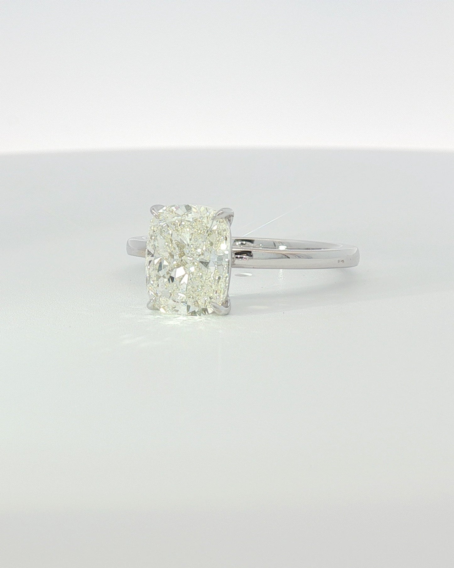 18K White Gold 2.95 ctw L/VS2 Cushion Ontaango Solitaire Ring Set