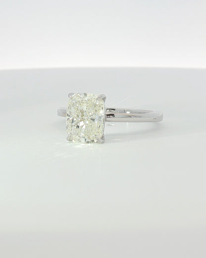 18K White Gold 2.95 ctw L/VS2 Cushion Ontaango Solitaire Ring Set