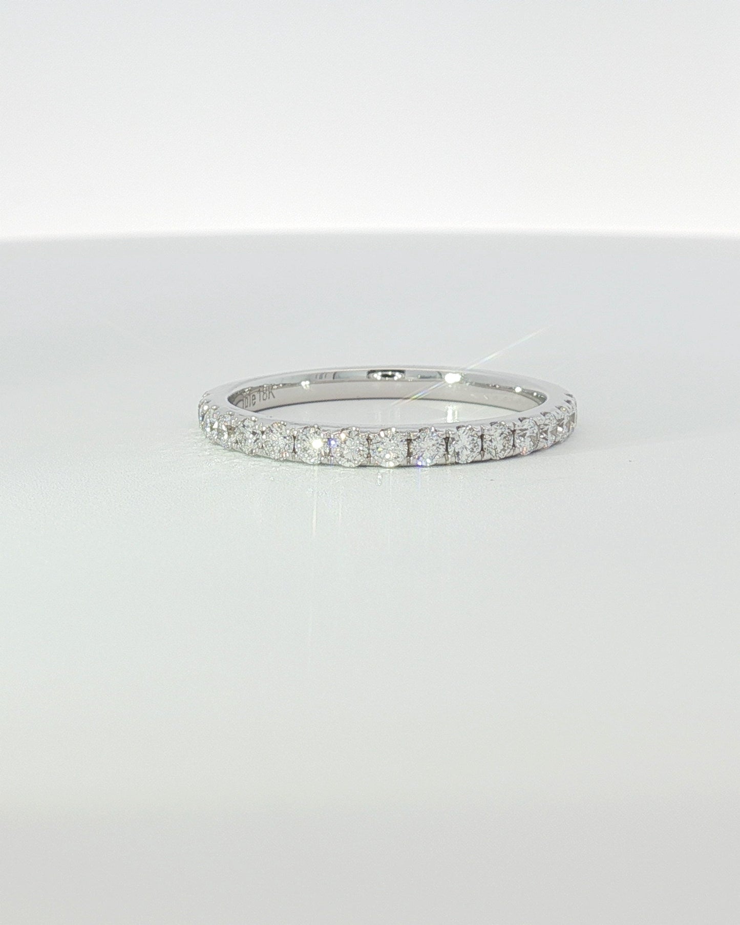 18K White Gold 2.95 ctw L/VS2 Cushion Ontaango Solitaire Ring Set