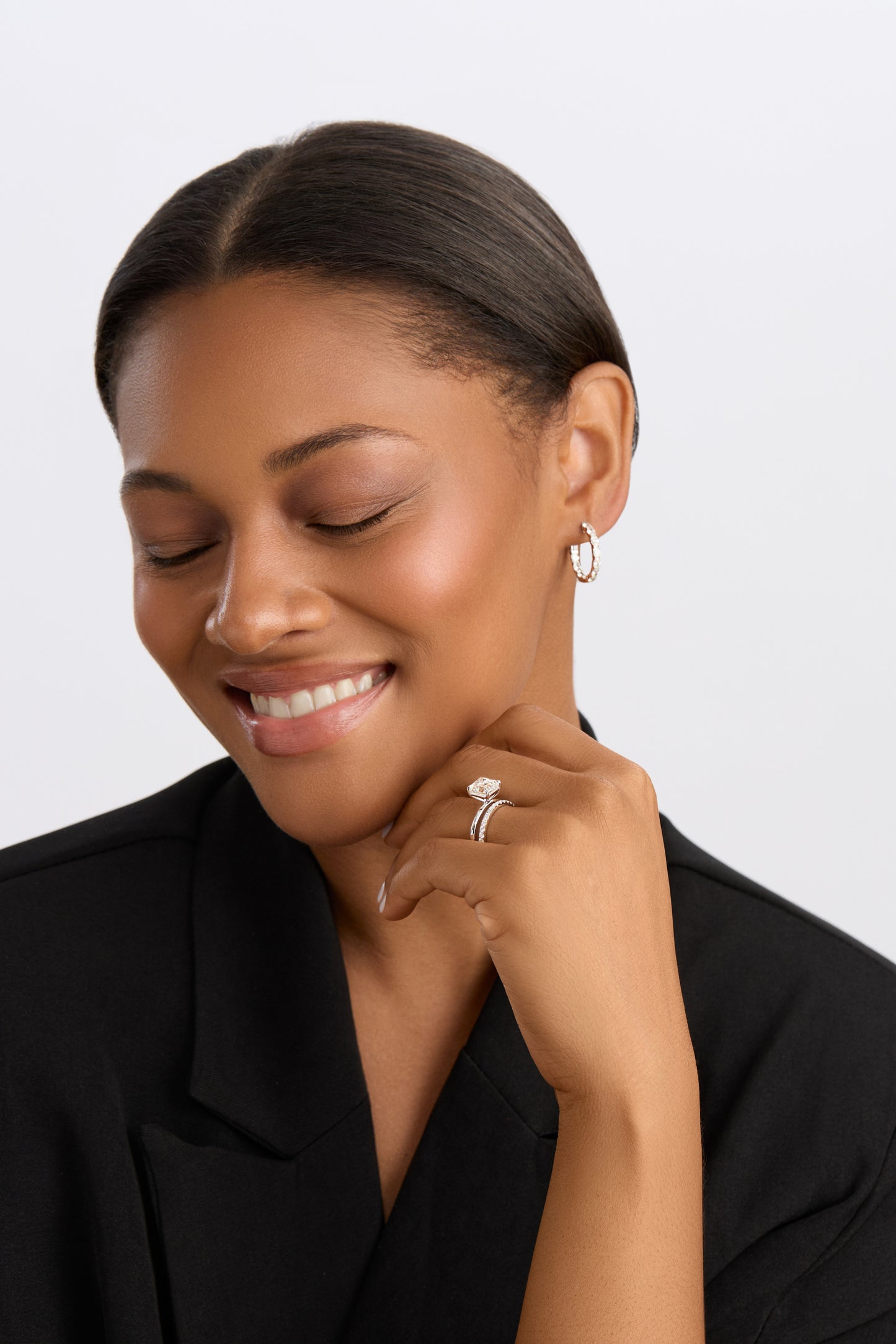 18K White Gold 3.41 ct J/VVS2 Asscher Ontaango Ring Set