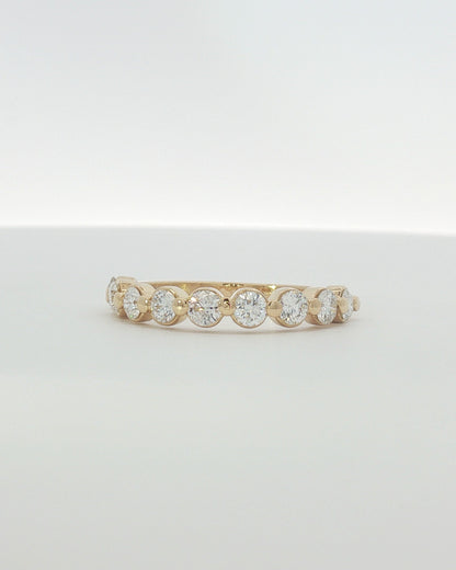 18K Yellow Gold 0.90 ctw Nine Stone Shared Prong Diamond Band