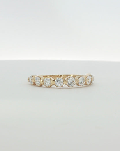 18K Yellow Gold 0.90 ctw Nine Stone Shared Prong Diamond Band
