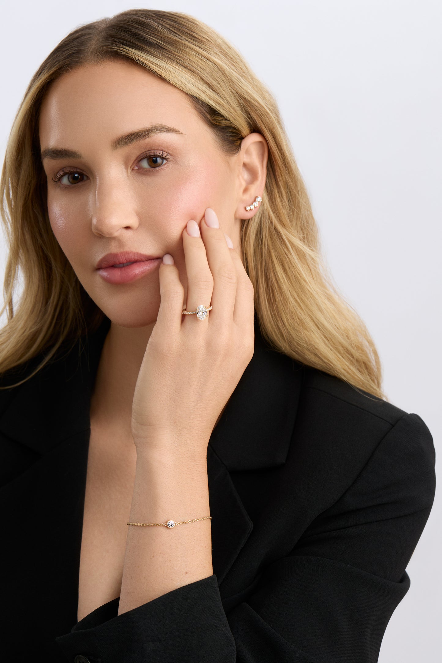 18K Yellow Gold 2.35 ct E/VS1 Oval Tapered Pave Solitaire Ring