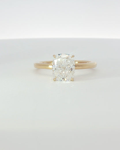 18K Yellow Gold 2.56 ctw G/VS2 Cushion Ontaango Solitaire Ring Set