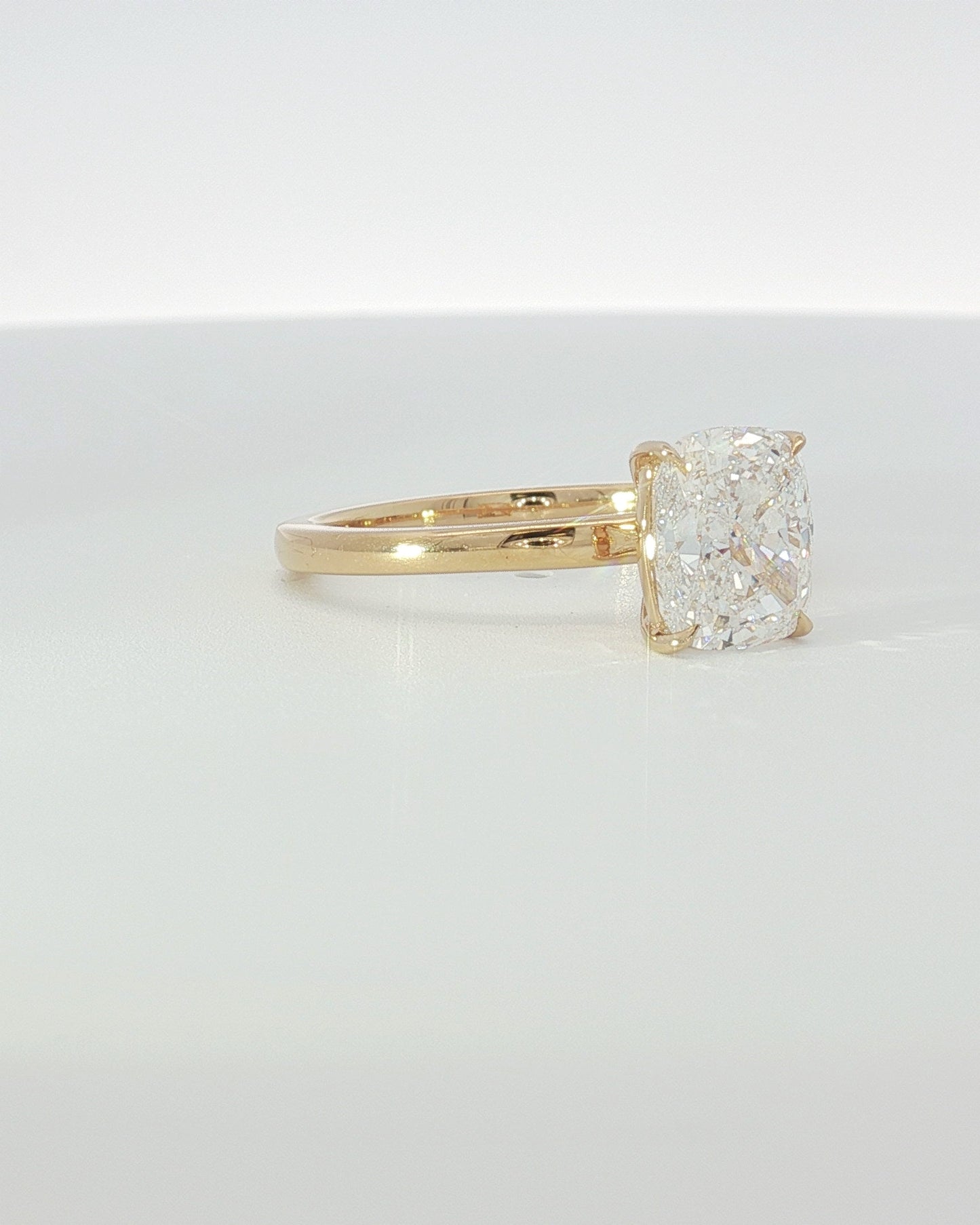 18K Yellow Gold 2.56 ctw G/VS2 Cushion Ontaango Solitaire Ring Set
