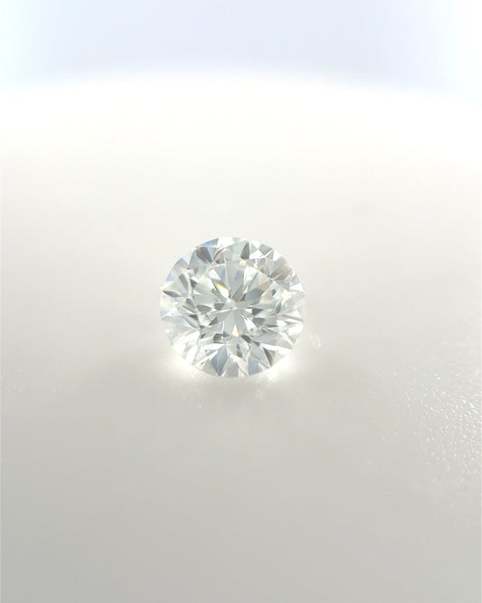 0.71 Carat G-VS2 Round Cut Diamond