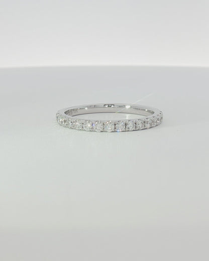18K White Gold 2.95 ctw L/VS2 Cushion Ontaango Solitaire Ring Set